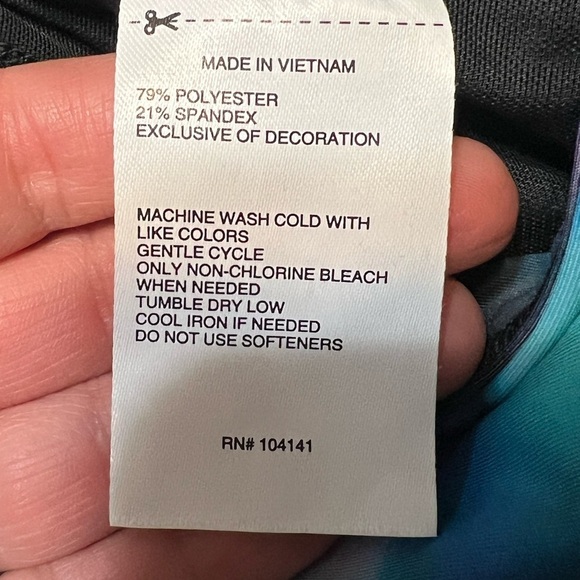 DSG Blue and Pink Leggings with Vibrant Pattern - Picture 4 of 7